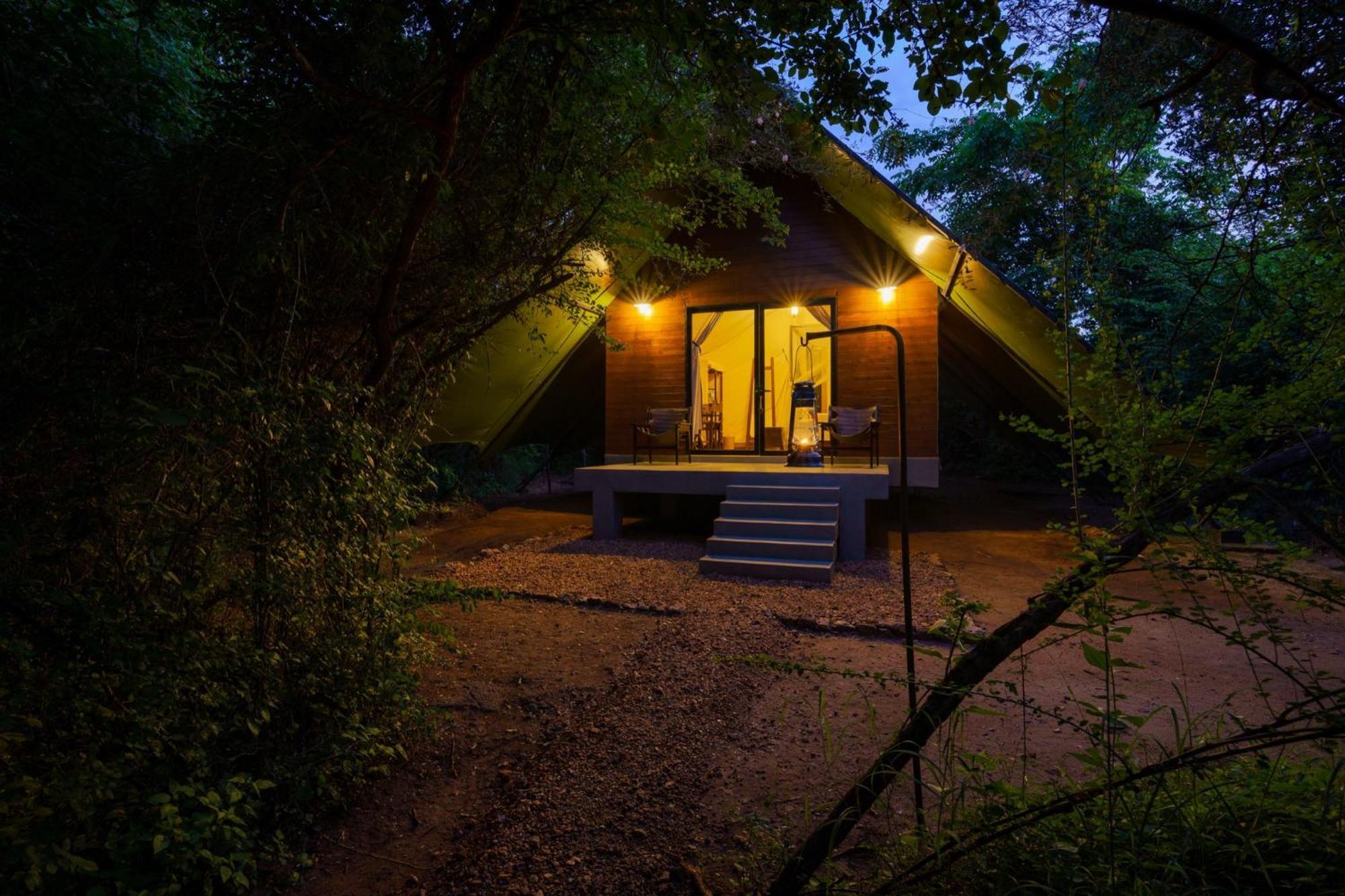 Makini Bush Camp, Yala Hotel Bagian luar foto