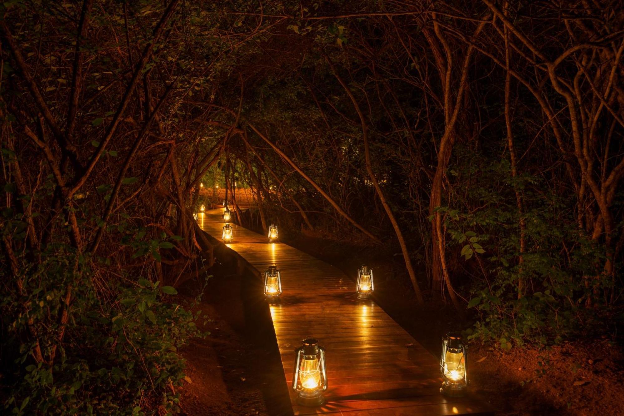 Makini Bush Camp, Yala Hotel Bagian luar foto
